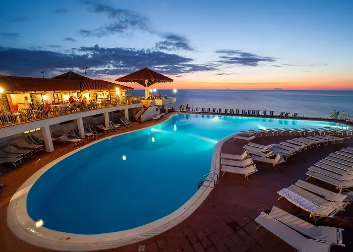 Feriepark Th Gioiosa Mare - Capo Calava Village 3*