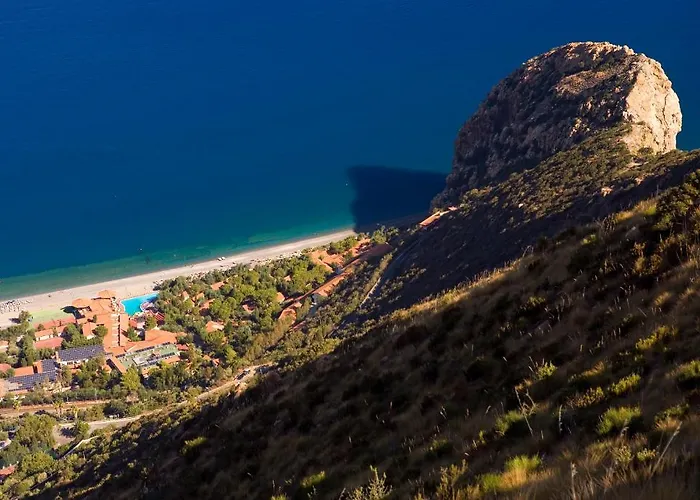 Th Gioiosa Mare - Capo Calava Village 3*